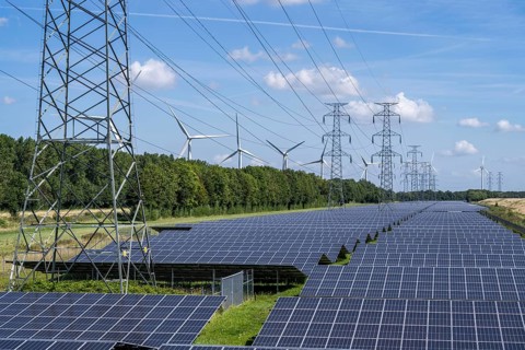 High-voltage power line route, the space underneath is used for a solar park over 5 km long, behind