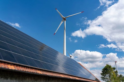 Wind farm north of Lichtenau, East Westphalia-Lippe, solar power plant on an agricultural building,