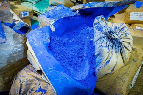 Schindler's blue colour factory is located directly on the Zwickauer Mulde river and belongs to the