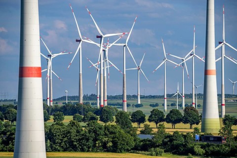 Wind farm north-east of Bad Wünnenberg, East Westphalia Lippe, Paderborn district, with the A44