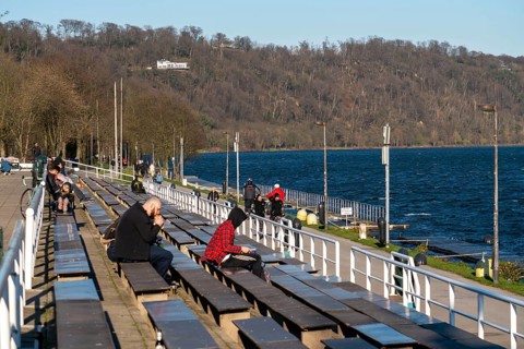 Effects of the coronavirus crisis, few visitors at Lake Baldeney, regatta grandstand, despite the