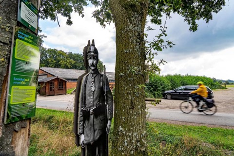 The so-called Green Border, at the former border crossing Grenzweg near Straelen-Kastanienburg and