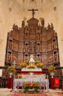 Elaborate religious altar with carved figures and flowers, Cathedral, Concathedral, Iglesia de