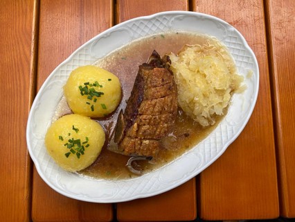 Franconian Schäufele, roasted pork shoulder, dumplings, sauerkraut, Bamberg, Upper Franconia,