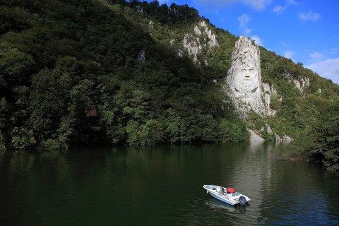 Wallachia, statue of the Dacian king Decebalus, Decebalus Rex Dragan Fecit, 40 metre high statue