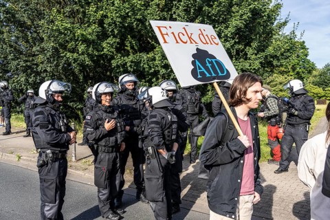 Demonstration against the AFD party conference in Essen, blockade of Alfredstraße, bridge over the
