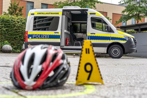 Re-enacted, fatal, accident with a car and a cyclist, at the North Rhine-Westphalia police,