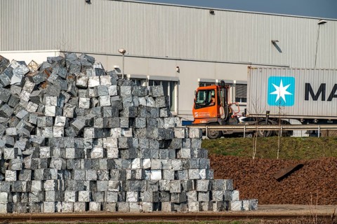 Duisburg-Ruhrort inland port, forwarding island, recycling of scrap metal, scrap metal, aluminium