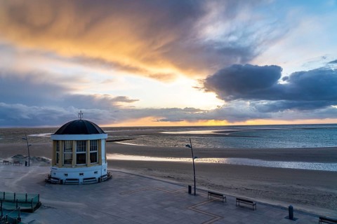 Music pavilion on the beach promenade, North Sea island of Borkum, sunset, East Frisia, Lower