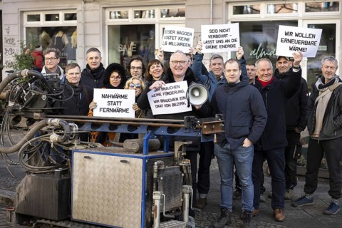 SPD parliamentary candidate Klaius Mindrup at a demonstration in Rykestraße against the decision of