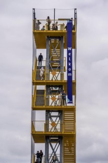 Temporary observation tower at the historic Binnenhof, during renovation work, seat of the Dutch