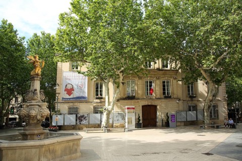 Fountain with sculpture and town hall, town hall square, Carpentras, Vaucluse, Provence, France,