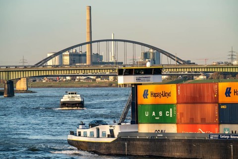 Cargo ship on the Rhine near Düsseldorf, Josef-Kardinal-Frings-Bridge, federal road B1, Lausward