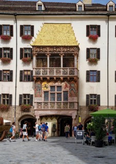 Golden Roof, late Gothic oriel at the New Court, Innsbruck Old Town, Innsbruck, Tyrol, Austria,