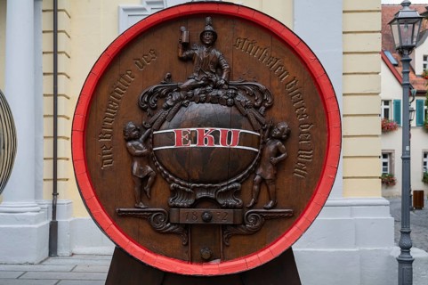 Beer keg of the EKU brewery, Erste Kulmbacher Actien-Exportbier Brauerei, in front of the town hall