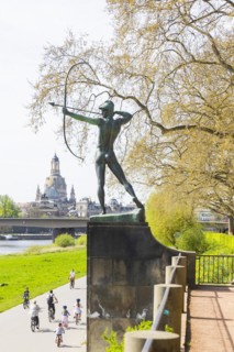 Archer on the banks of the Neustadt Elbe with Church of Our Lady, Dresden, Saxony, Germany, Europe