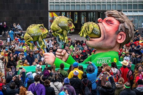 Rose Monday parade in Düsseldorf, street carnival, carnival floats by float builder Jacques Tilly,