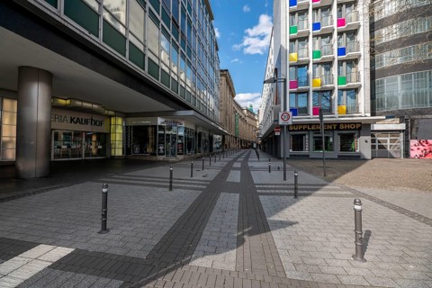 Effects of the coronavirus crisis, empty shopping street, around 1400 hours on Saturday, normally