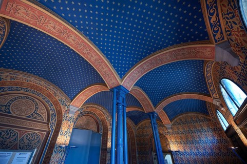 Preserved ceiling vault in the vestibule of the former synagogue, built in 1883, destroyed by the