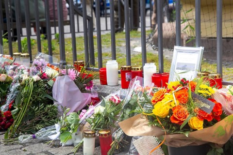 Mannheim, 2 July 2024: Laying flowers on the market square. This was triggered by the knife attack