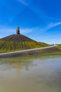 Rheinelbe spoil tip in Gelsenkirchen, 100 metre high spoil tip, landscape park, with the sculpture