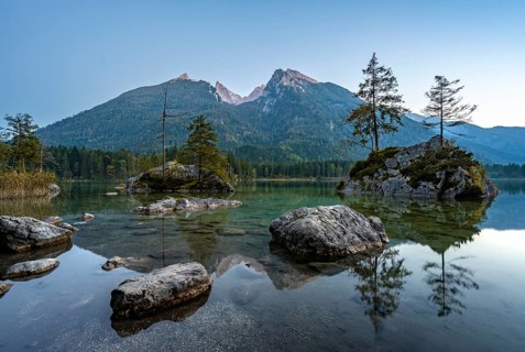 Hochkalter reflected in Hintersee, at sunset, Berchtesgaden National Park, Ramsau, Upper Bavaria,