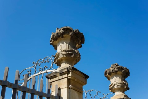 Stadion Castle Bönnigheim, detail, wall end, decorative element on wall, fence, vase-like stone