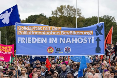 Solidarity with the Palestinian people! Peace in the Middle East! at the Die Waffen nieder