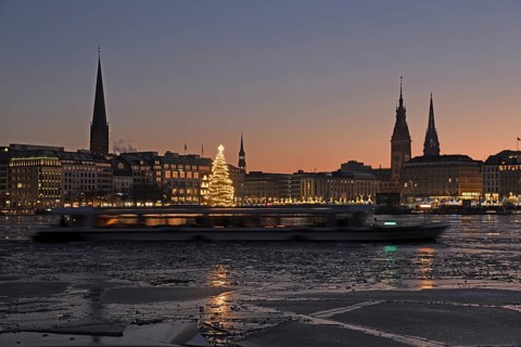 Europe, Germany, Hamburg, City, Inner Alster Lake, ice, Lichtertanne, night shot, city panorama,