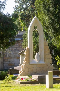 A new monument can be seen at Caspar David Friedrich's grave in Dresden's Trinitatisfriedhof