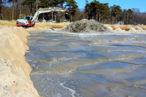 Renaturation, Repair of erosion-damaged beach. Sand is sucked up from the seabed and pumped via