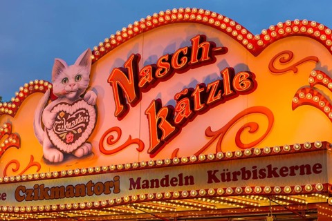 Fairground stall 'Naschkätzle' with roasted almonds, pumpkin seeds etc., Cannstadter Volksfest,