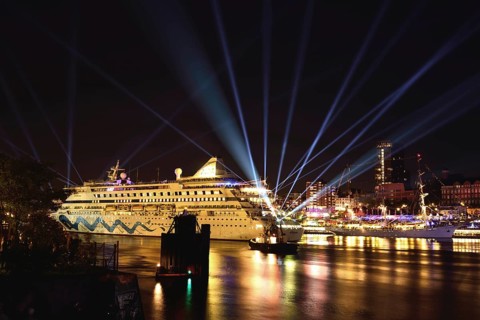 Deutschland, Hamburg, Hafen, St. Pauli, Kreuzfahrtschiff AIDAaura