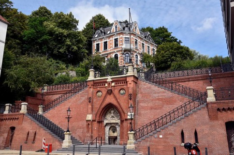 Europe, Germany, Hanseatic city of Hamburg, Altona district, Große Elbstraße, Köhlbrand staircase