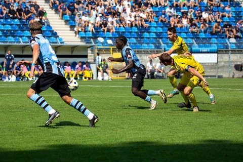 Football 3rd division, season 2024/25, matchday 4: Waldhof Mannheim vs. 1. FC Saarbrücken. On the