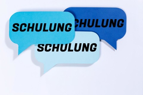 Training seminar course workshop learning education internet in speech bubbles communication