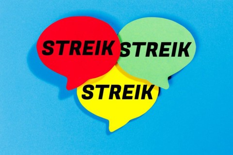 Strike strike Demonstration Demo Protest in colourful speech bubbles Communication Business concept