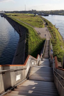 Haniel steps on the Friedrich Ebert Bridge, Rhine Bridge, access to Mercator Island, Ruhrort,