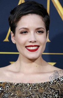Halsey at the Los Angeles premiere of 'The Huntsman: Winter's War' held at the Regency Village