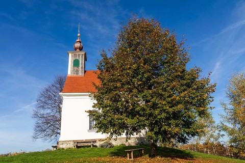 Autumn atmosphere with foliage colouring, Theresienkapelle, Mass Chapel Maria vom Guten Rat,