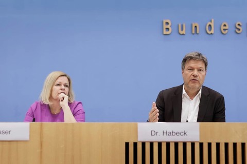 Nancy Faeser (SPD), Federal Minister of the Interior and Home Affairs, and Robert Habeck (Alliance