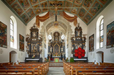 Interior view, chancel, choir, wooden ceiling with New Testament scenes, apostles and the secondary