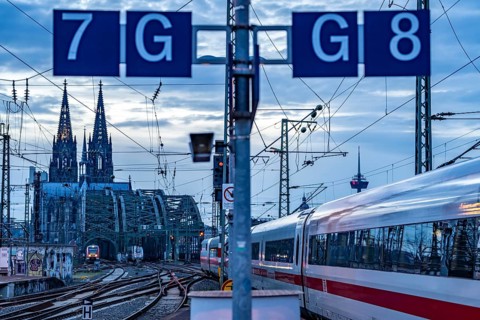 Cologne Trade Fair Centre/Deutz, Platform, Cologne Cathedral, ICE, Cologne, North Rhine-Westphalia,