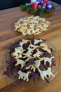 Swabian cuisine, Swabian Christmas biscuits, Ausstecherle, shortbread biscuits, black cat figures