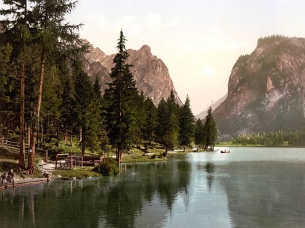 Lake Toblach, Lago di Dobbiaco, a small, originally rugged alpine lake, located in the Höhlenstein