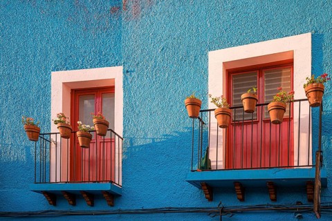 Guanajuato, Mexico, Scenic cobbled streets and traditional colorful colonial architecture in