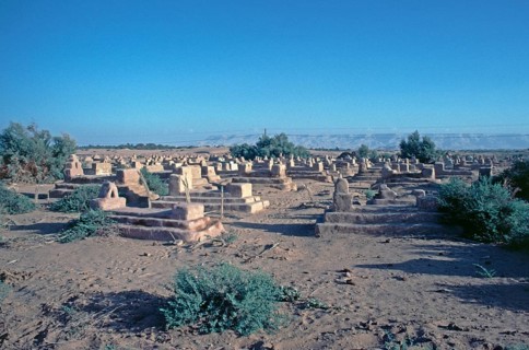 Gravestones, cemetery, tourism centre Mut 3, main village El-Qasr of the oasis ad-Dachla, Libyan