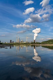 Industrial backdrop of the ThyssenKrupp Steel steelworks in Bruckhausen, on the Rhine, Schwelgern