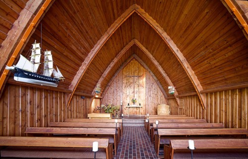 Ahrenshoop boatmen's church designed by the architect Hardt-Walther Hämer, interior view,
