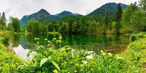 Christlessee, a mountain lake in the Trettachtal valley, near Oberstdorf, Oberallgäu, Allgäu,